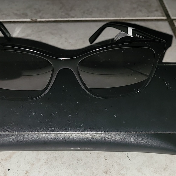 Saint laurent - Picture 5 of 6